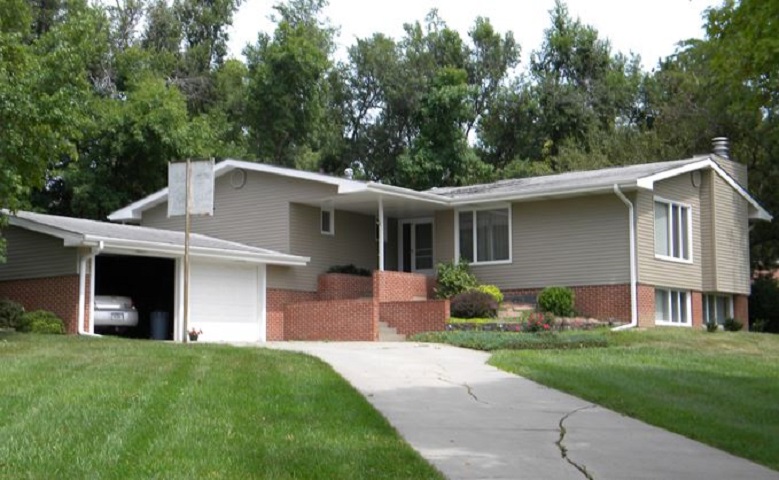 Southeast Seamless Gutter | 4145 E Rd, Otoe, NE 68417, USA | Phone: (402) 265-3017