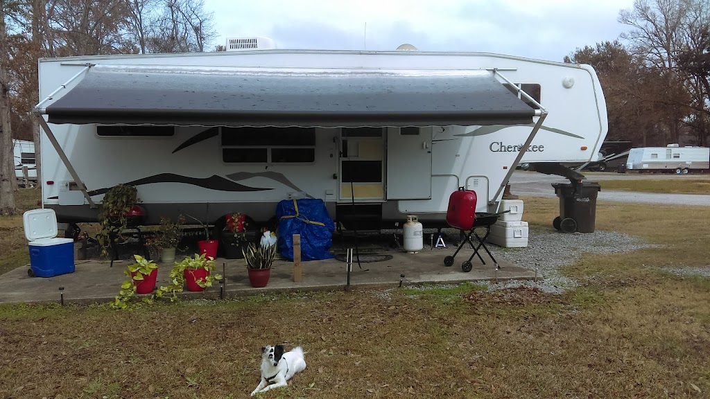 B&B RV Park | 100 Bellina Dr, Donaldsonville, LA 70346, USA | Phone: (225) 268-2531