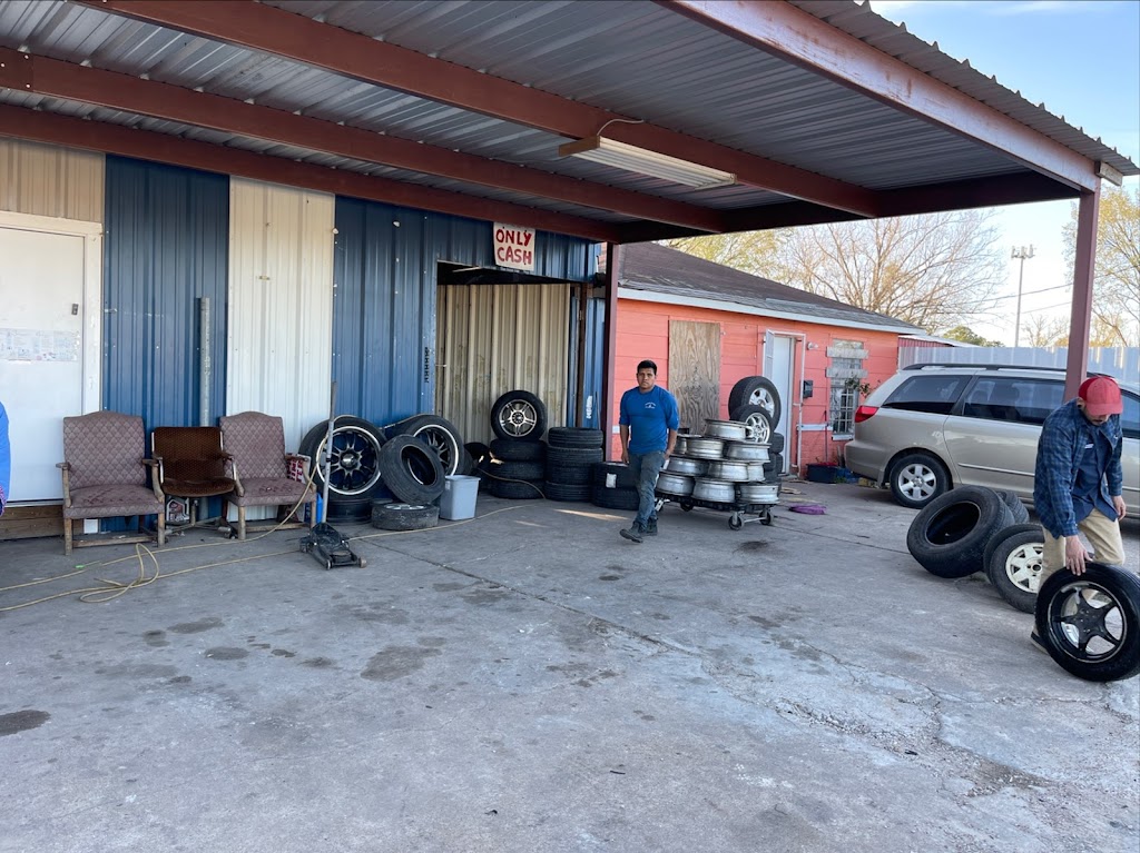 Navarro Tire Shop | 10003 Deer Trail Dr, Houston, TX 77038, USA | Phone: (832) 882-3865