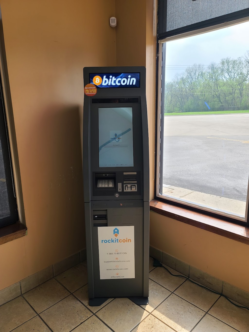 RockItCoin Bitcoin ATM | 1500 W Algonquin Rd, Palatine, IL 60067, USA | Phone: (888) 702-4826