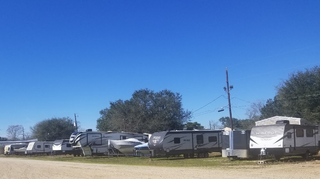 Best RV & Boat Storage | 41028 LA-621, Gonzales, LA 70737, USA | Phone: (225) 268-8639