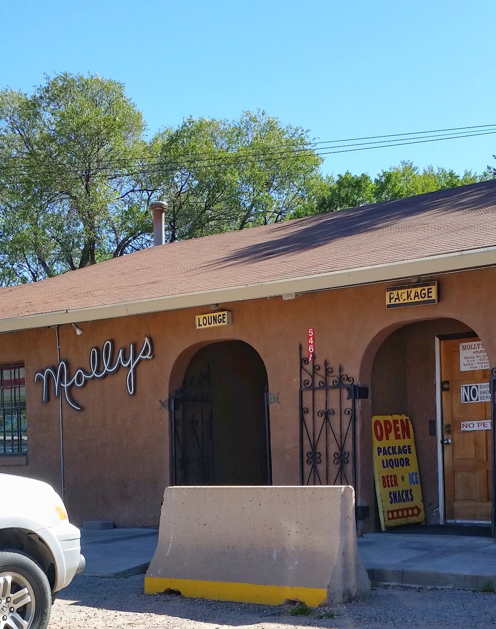 Mollys Bar | 546 NM-333, Tijeras, NM 87059, USA | Phone: (505) 281-9911