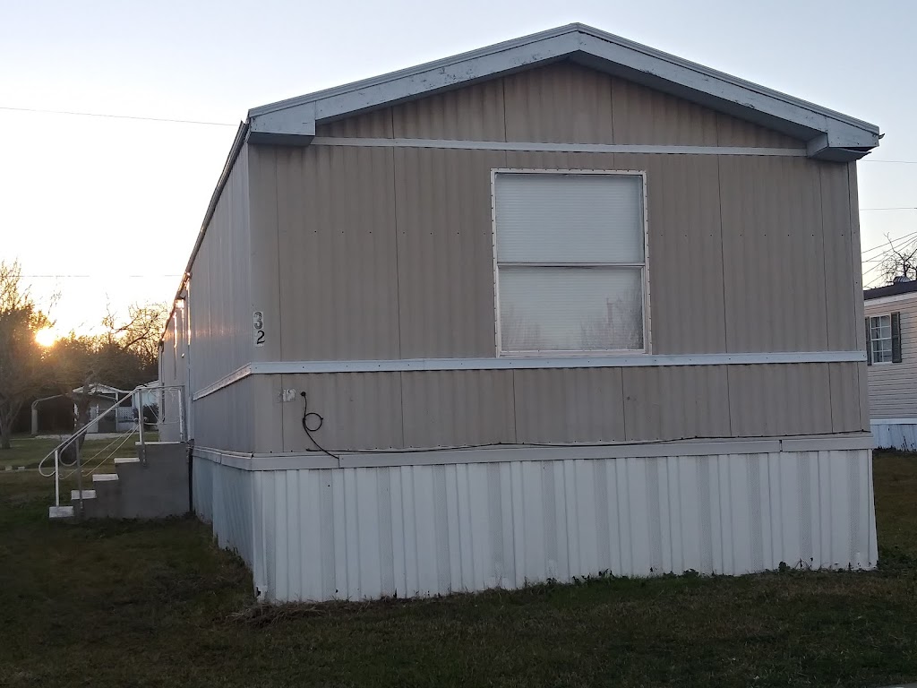 Sandell Mobile Home Park | 4329 W Park Row Blvd, Corsicana, TX 75110, USA | Phone: (903) 875-0097