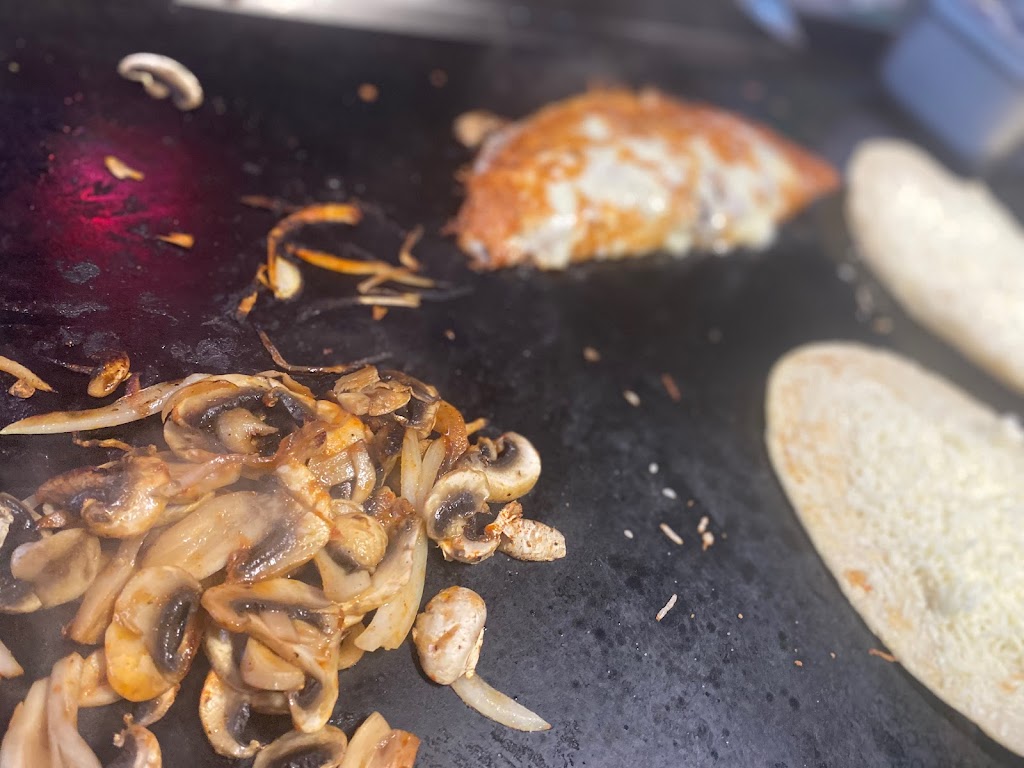 La Casa Verde Menudo & Pupusas | 4965 Wadsworth Ave, Los Angeles, CA 90011, USA | Phone: (323) 394-6704