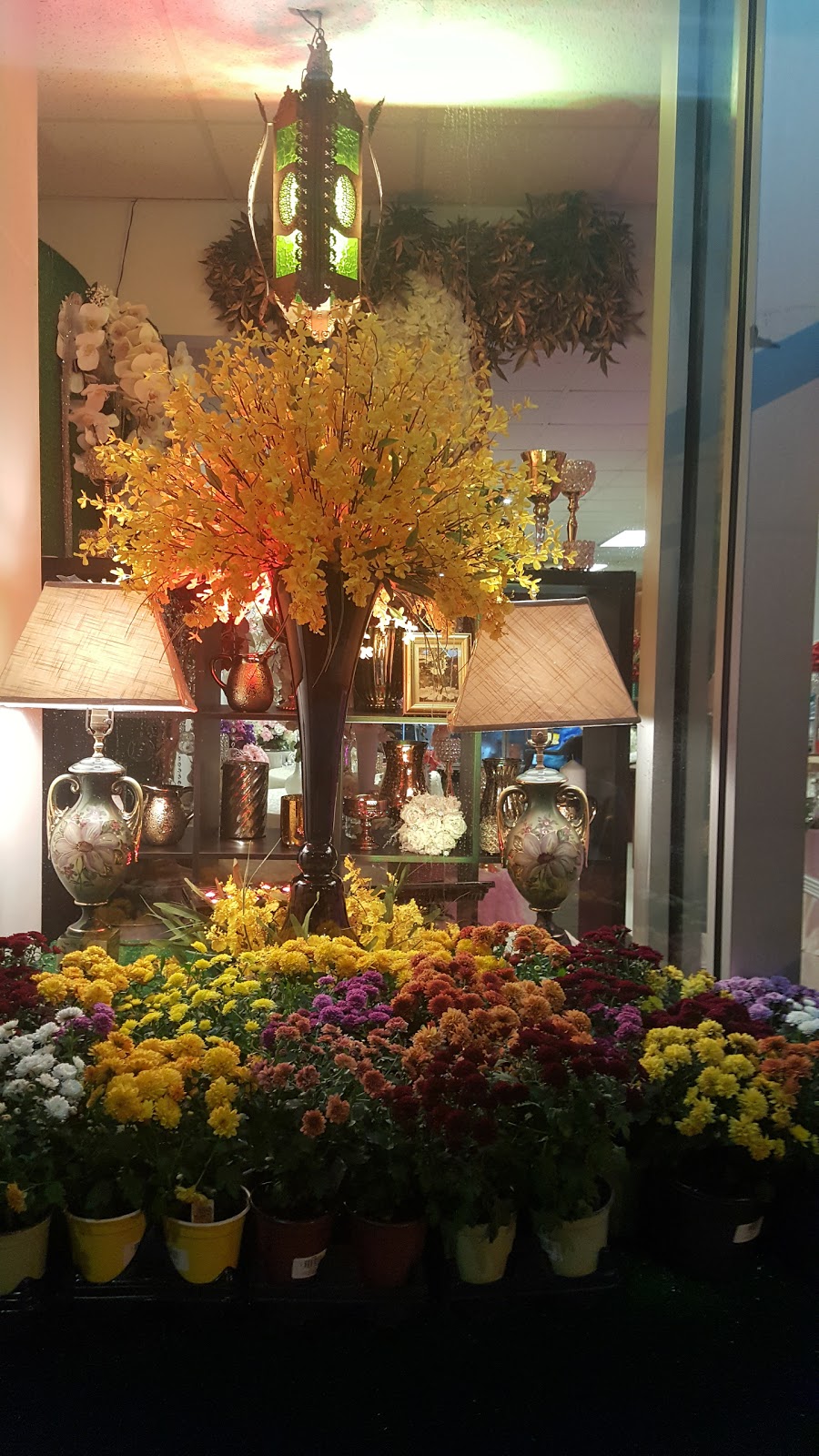 Caseys Florist & Decorations | 246-12 Jericho Turnpike, Floral Park, NY 11001, USA | Phone: (516) 233-1390