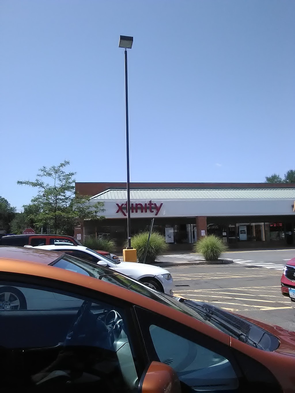 Xfinity Store by Comcast | 15 Backus Ave, Danbury, CT 06810, USA | Phone: (800) 266-2278