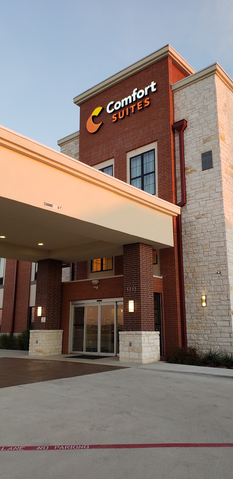 Comfort Suites Kyle | 5213 Physicians Way, Kyle, TX 78640, USA | Phone: (512) 262-0098