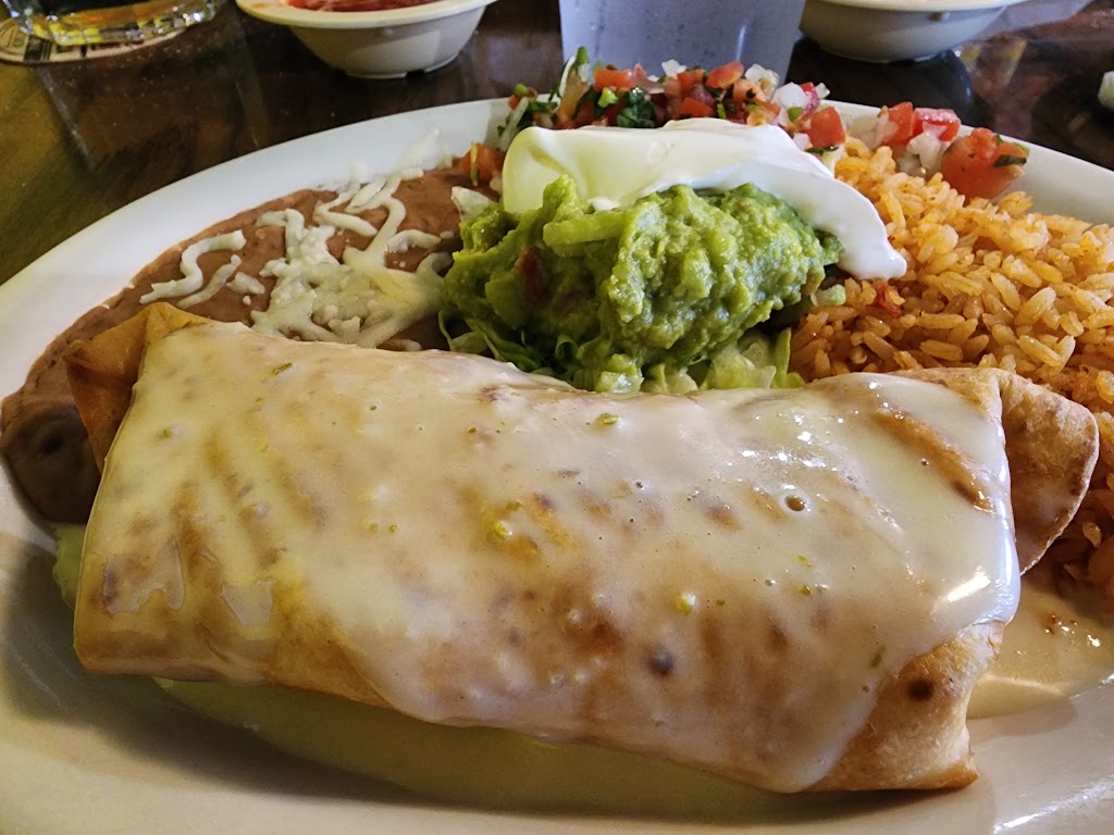 La Isla Mexican Grill | 1600 S Lee St, Fort Gibson, OK 74434, USA | Phone: (918) 203-5042