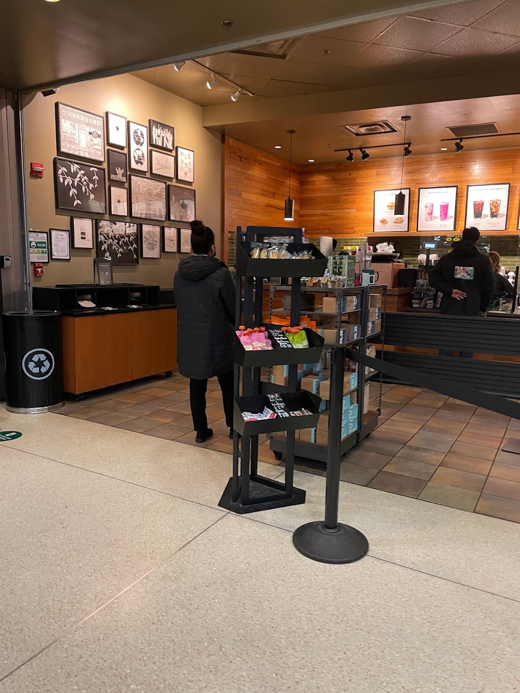 Starbucks | 17801 International Blvd, SeaTac, WA 98158, USA | Phone: (206) 717-0837