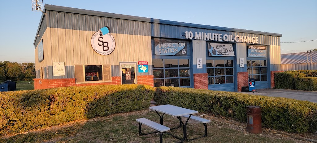 Strickland Brothers 10 Minute Oil Change | 1804 N Main St, Taylor, TX 76574, USA | Phone: (512) 352-3400