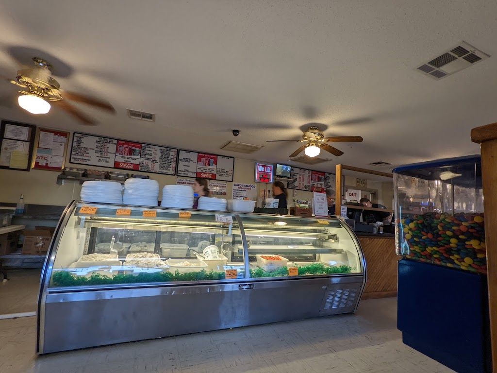 Salvos Seafood | 7742 LA-23, Belle Chasse, LA 70037, USA | Phone: (504) 393-7303