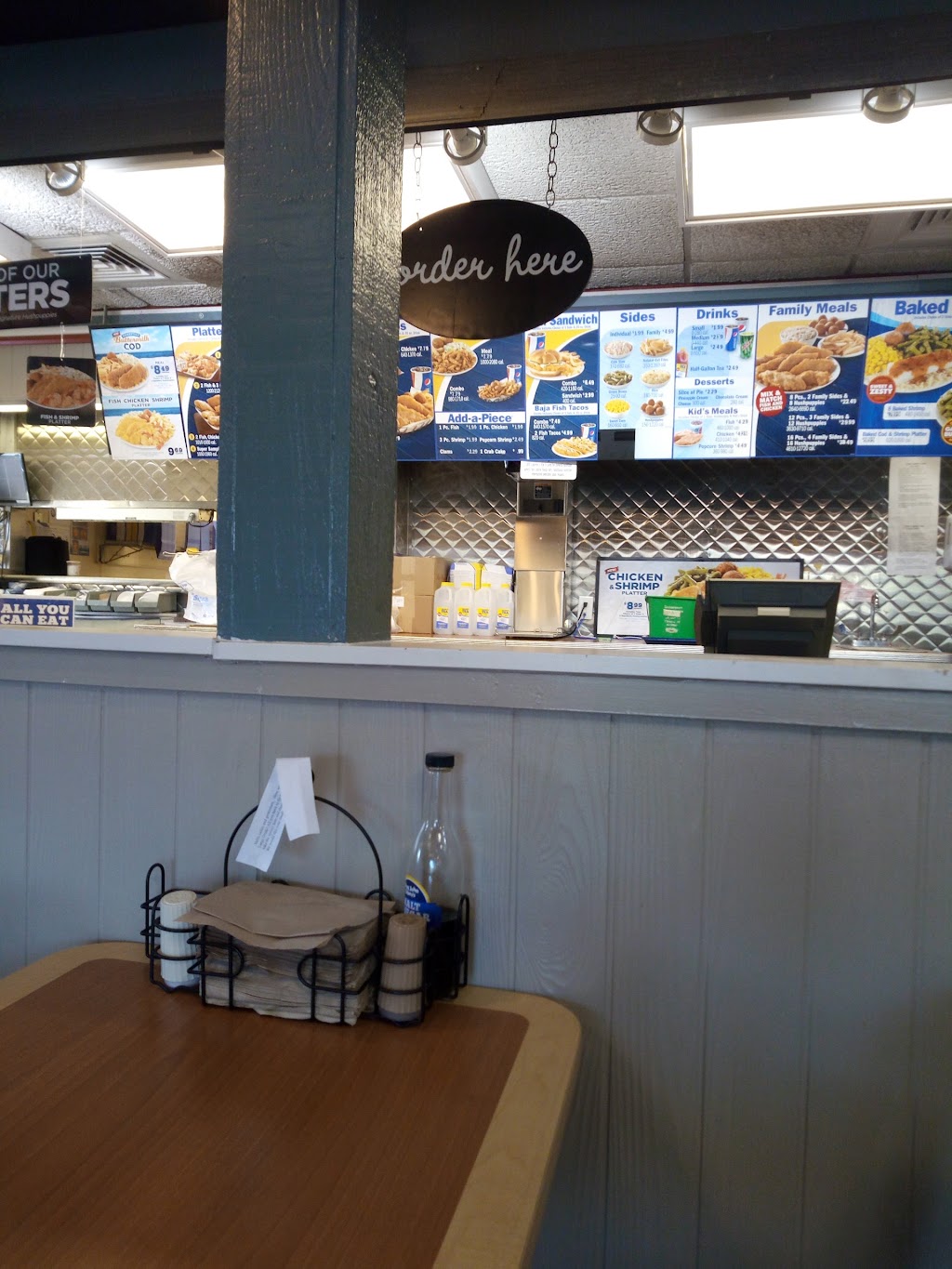 Long John Silvers | 608 Galvin Rd S, Bellevue, NE 68005, USA | Phone: (402) 291-6261