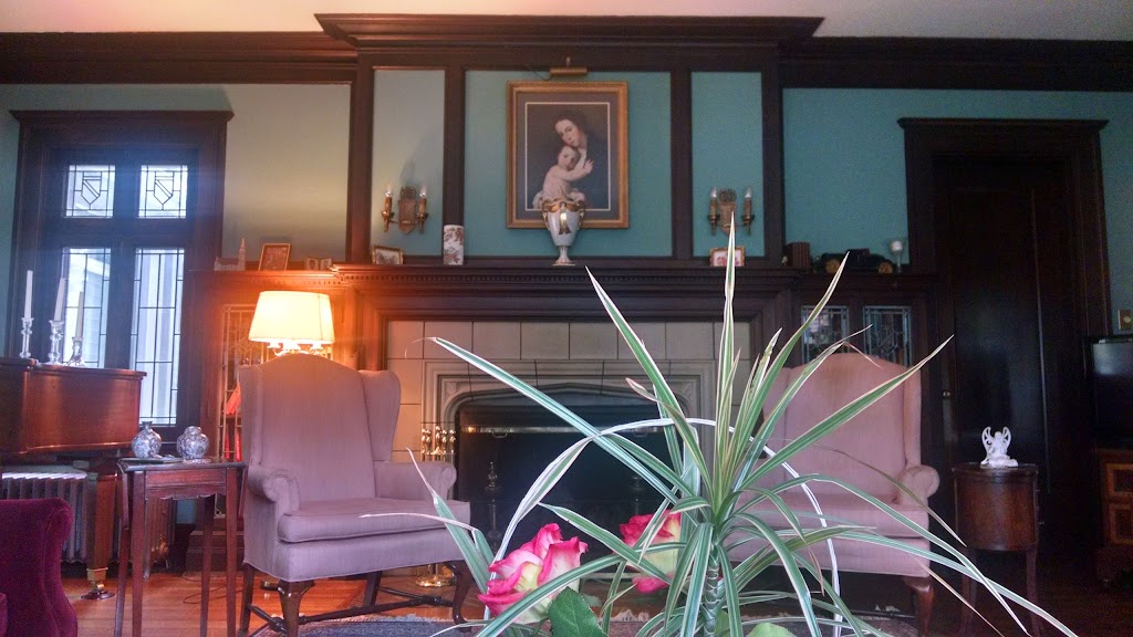 English Manor Bed and Breakfast | 505 E Linden Ave, Miamisburg, OH 45342, USA | Phone: (937) 866-2288