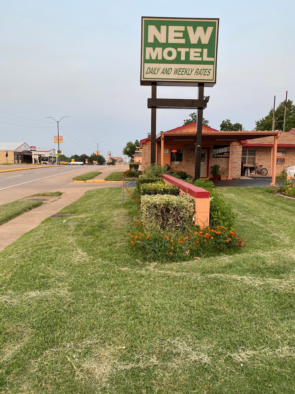 New Motel | 920 W Main St, Yukon, OK 73099 | Phone: (405) 354-8818