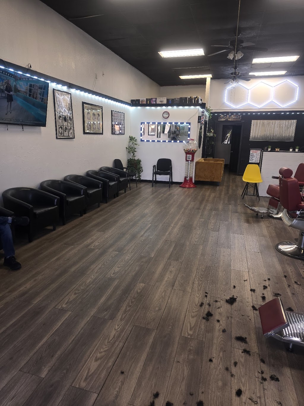 The Real Cuts Barbershop | 27737 Bouquet Canyon Rd Suite 110, Santa Clarita, CA 91350, USA | Phone: (661) 309-4225