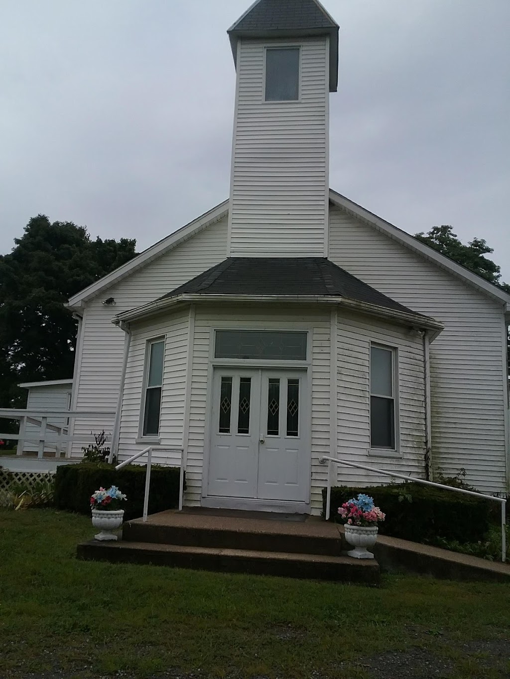 New Liberty Baptist Church | 12990 IN-250, Rising Sun, IN 47040, USA | Phone: (812) 534-2192