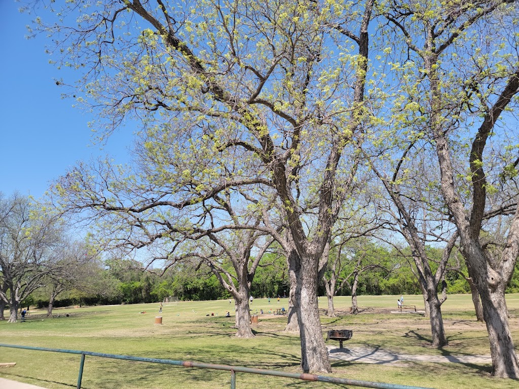 Parr Park Playground Pavilion | 3010 Parr Ln, Grapevine, TX 76051, USA | Phone: (817) 410-3450