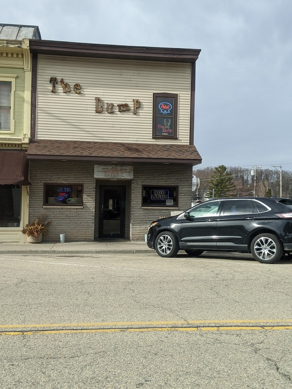 The Dump Bar & Grill | 105 W Edgewater St, Cambria, WI 53923, USA | Phone: (920) 348-5733