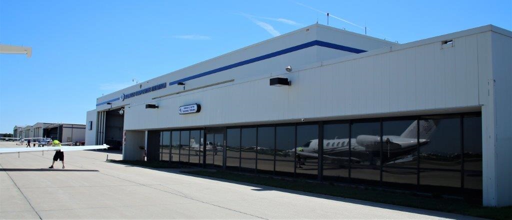 Midwest Corporate Aviation | 3560 N Webb Rd, Wichita, KS 67226, USA | Phone: (316) 636-9700