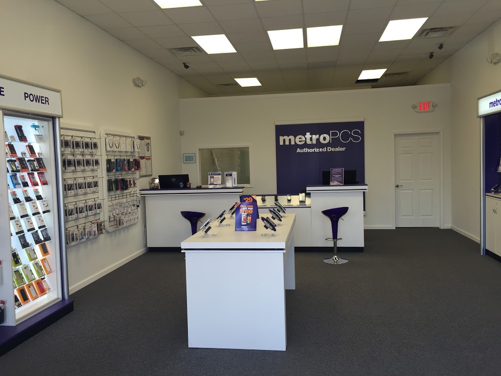 Metro by T-Mobile | 395 N Groesbeck Hwy Ste C, Mt Clemens, MI 48043, USA | Phone: (586) 846-4801