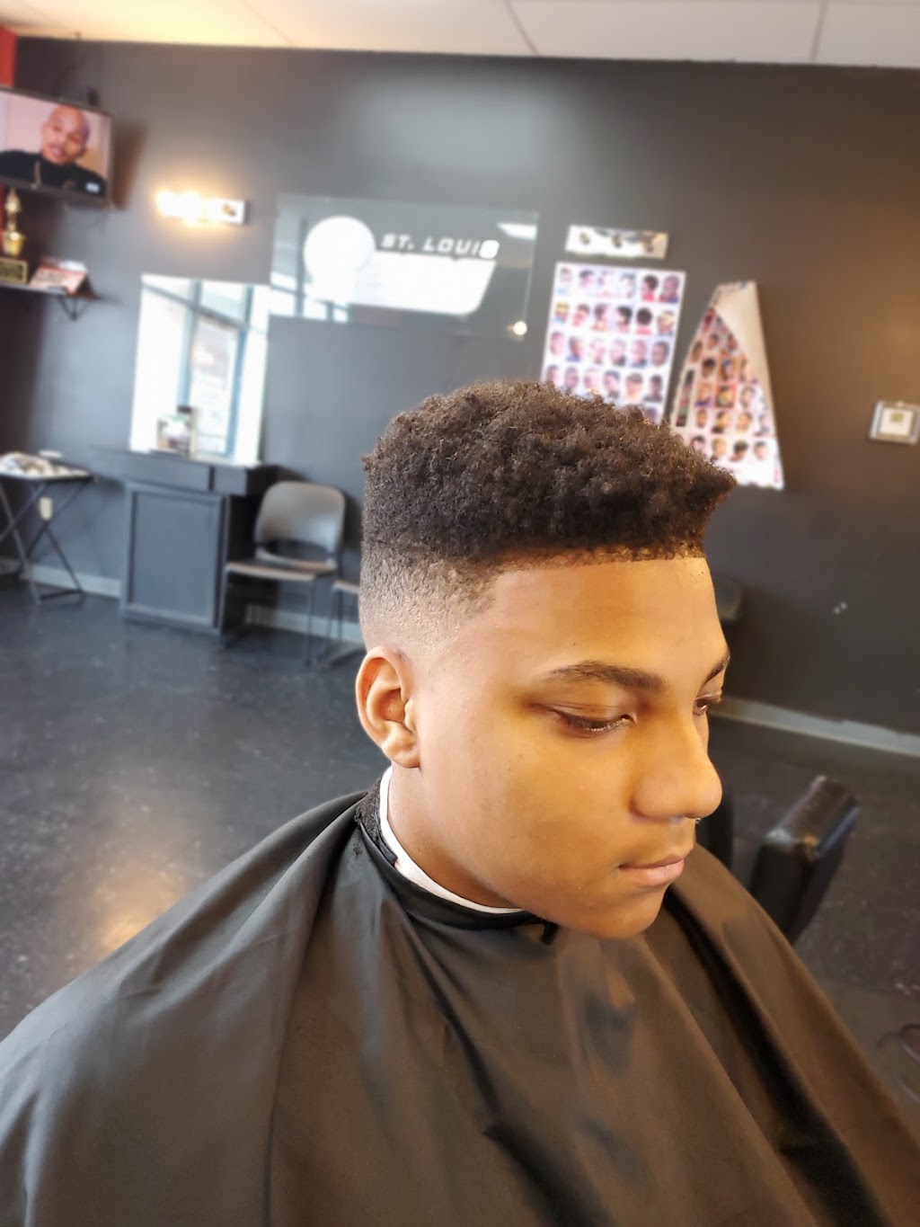 Misters Barber & Beauty | 317 Market Pl, Fairview Heights, IL 62208, USA | Phone: (618) 394-8618