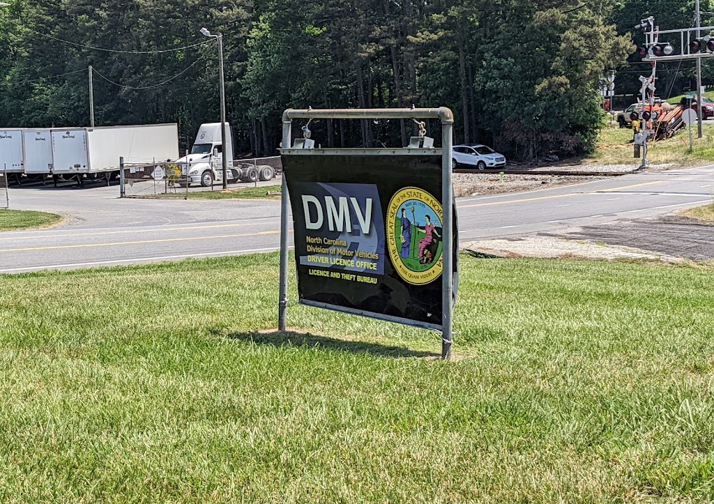 North Carolina DMV Drivers License Office | 2754 US Highway 220 Business South, Asheboro, NC 27205, USA | Phone: (336) 629-1949