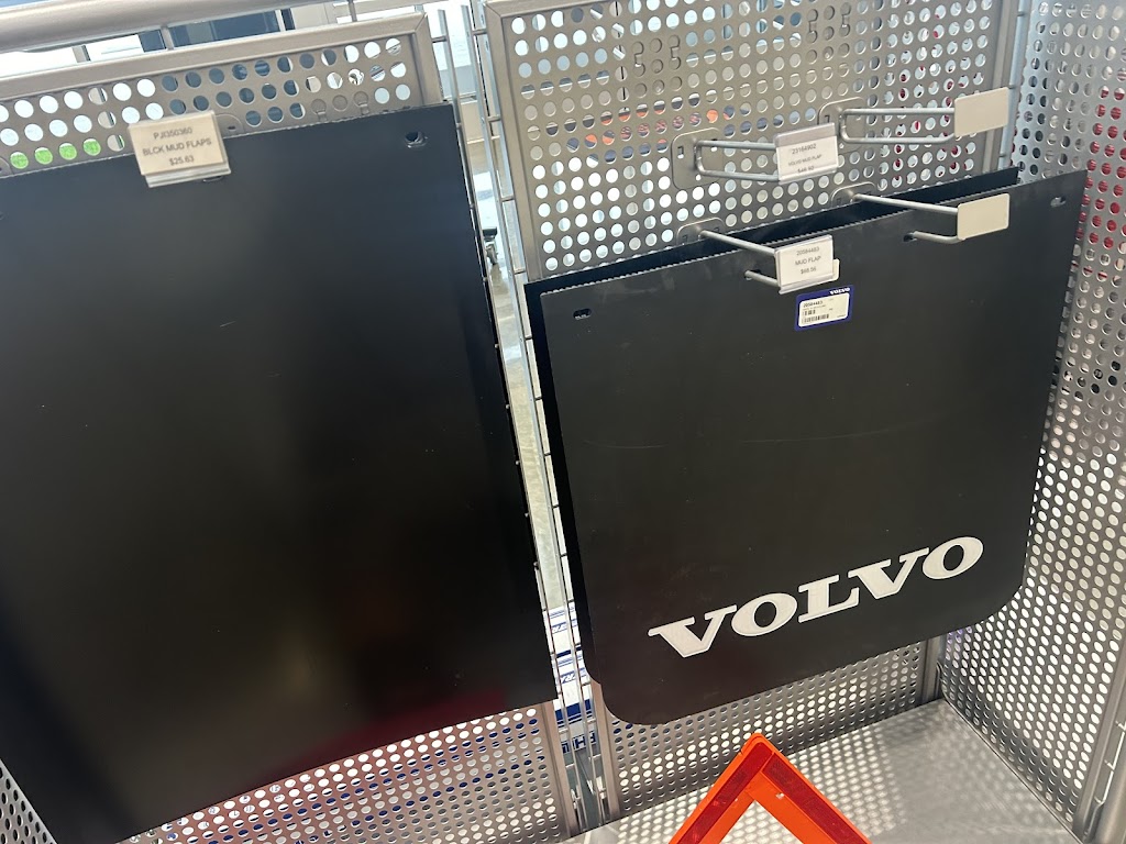 M&K Truck Centers | 1160 Commerce Dr, Pendleton, IN 46064, USA | Phone: (765) 289-4481