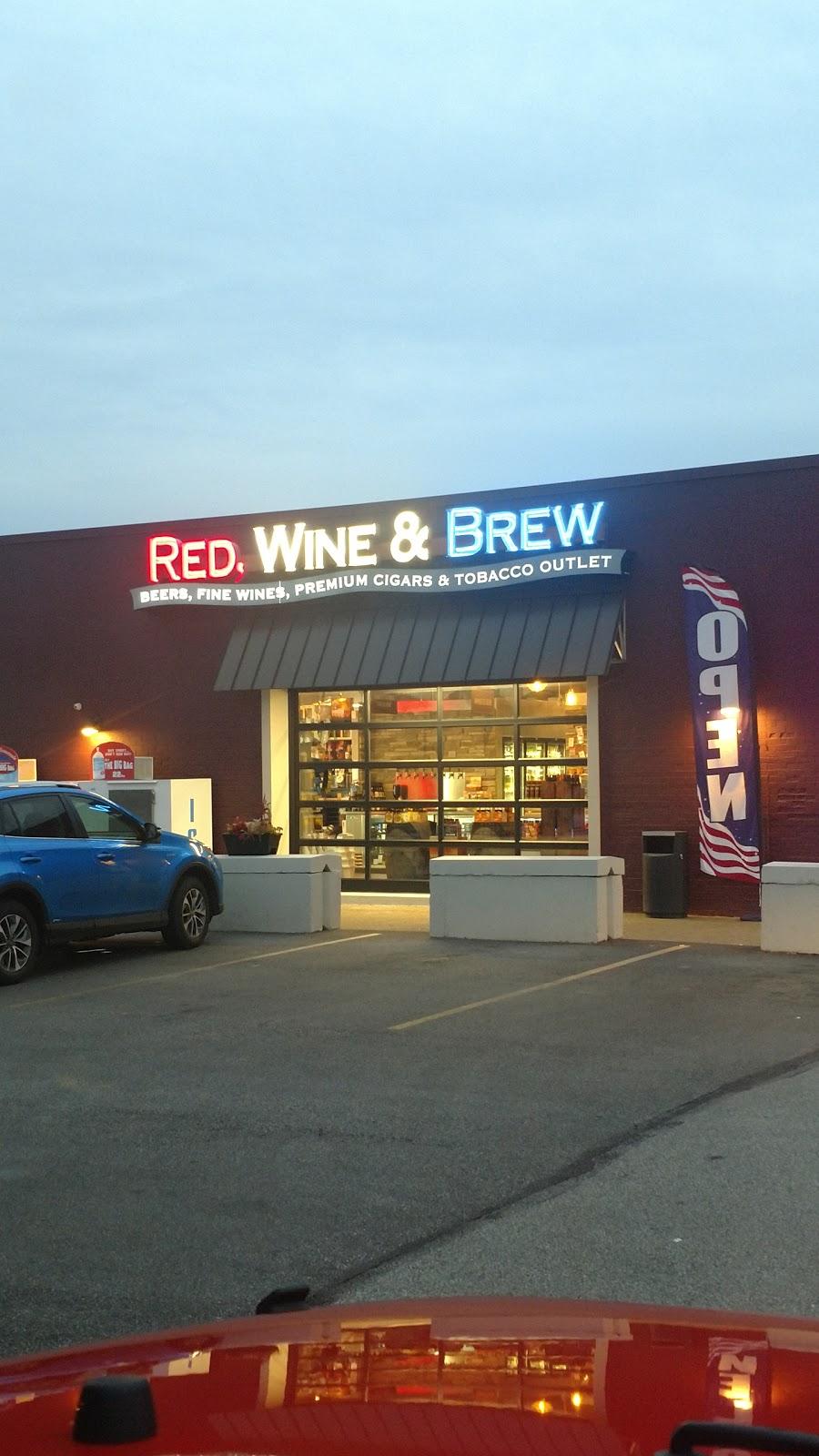 Red, Wine & Brew - Chesterland | 8099 Mayfield Rd, Chesterland, OH 44026, USA | Phone: (440) 729-7376