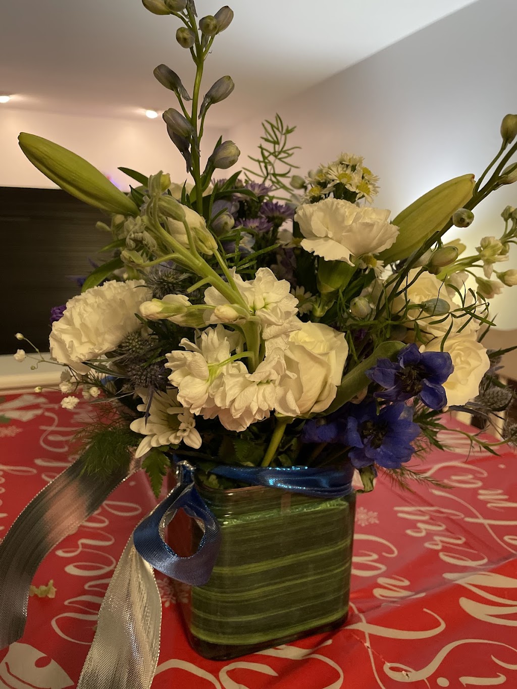 Auroras Florist Country Owl | 86 Barrington Town Square, Aurora, OH 44202, USA | Phone: (330) 562-6342
