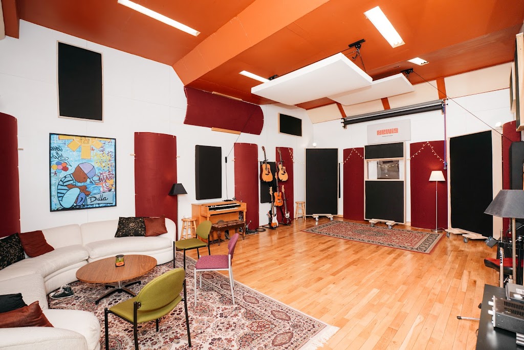 Droptone Studio | 20300 Excelsior Blvd Suite B, Shorewood, MN 55331, USA | Phone: (952) 522-9427