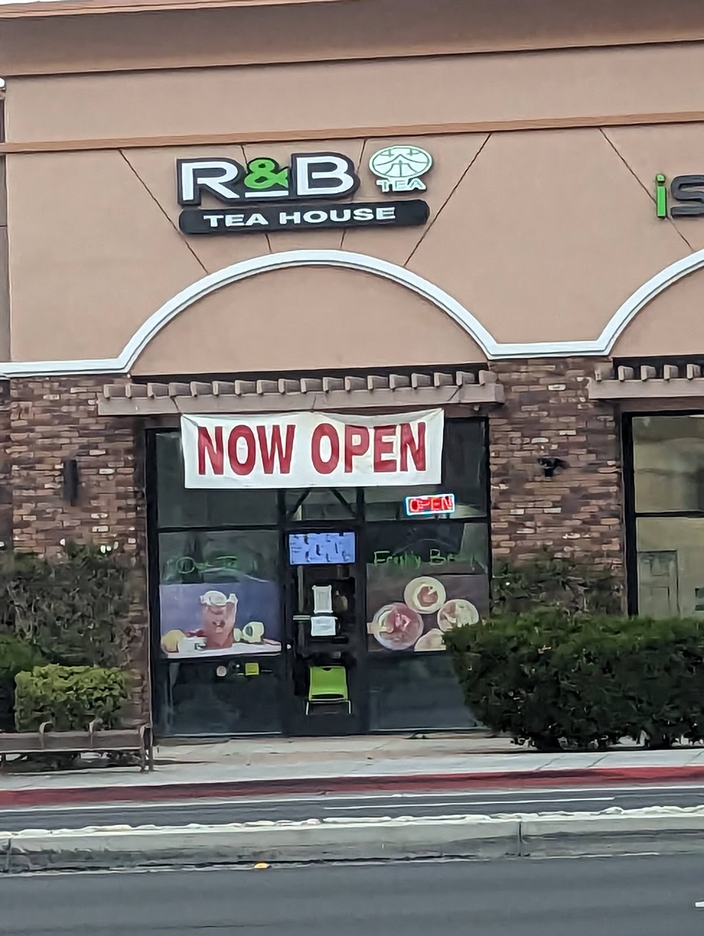 R&B Tea Riverside | 1889 University Ave #105, Riverside, CA 92507, USA | Phone: (951) 916-3278