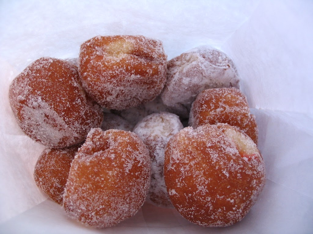 Luckys Donuts | 964 Main St, El Segundo, CA 90245, USA | Phone: (310) 322-7822