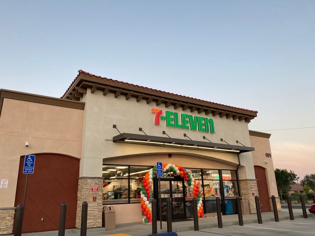 7-Eleven - convenience store  | Photo 1 of 10 | Address: 691 S Sanderson Ave, San Jacinto, CA 92582, USA | Phone: (951) 223-0416