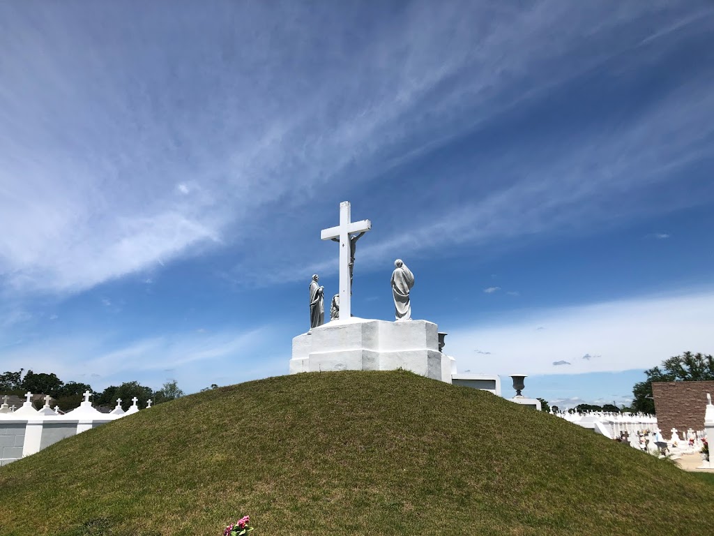 St Joseph Cemetery | 949 Menard St, Thibodaux, LA 70301, USA | Phone: (985) 446-0280