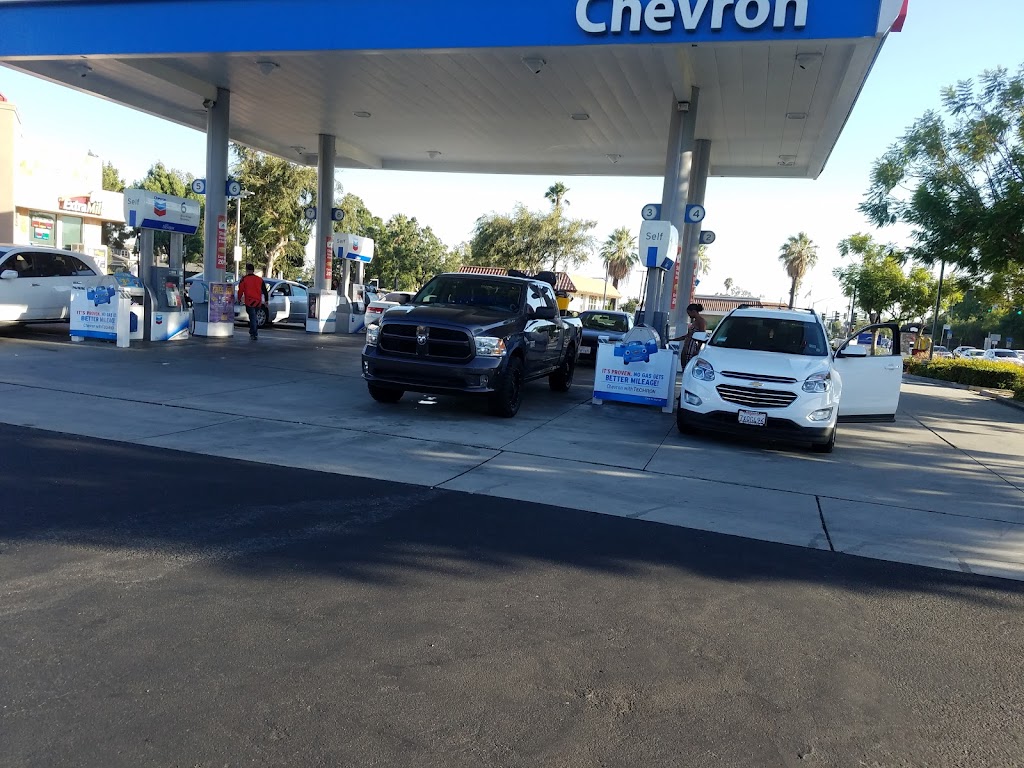 Chevron | 860 S Indian Hill Blvd, Claremont, CA 91711, USA | Phone: (909) 621-4407