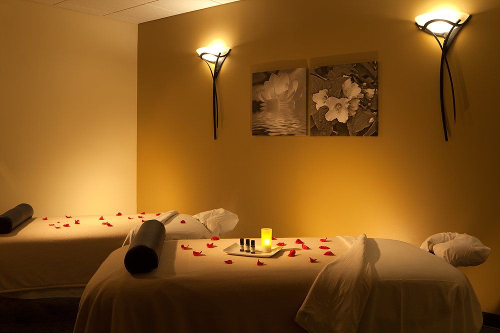 Moon Light Spa | 12623 Poway Rd, Poway, CA 92064, USA | Phone: (858) 648-8300