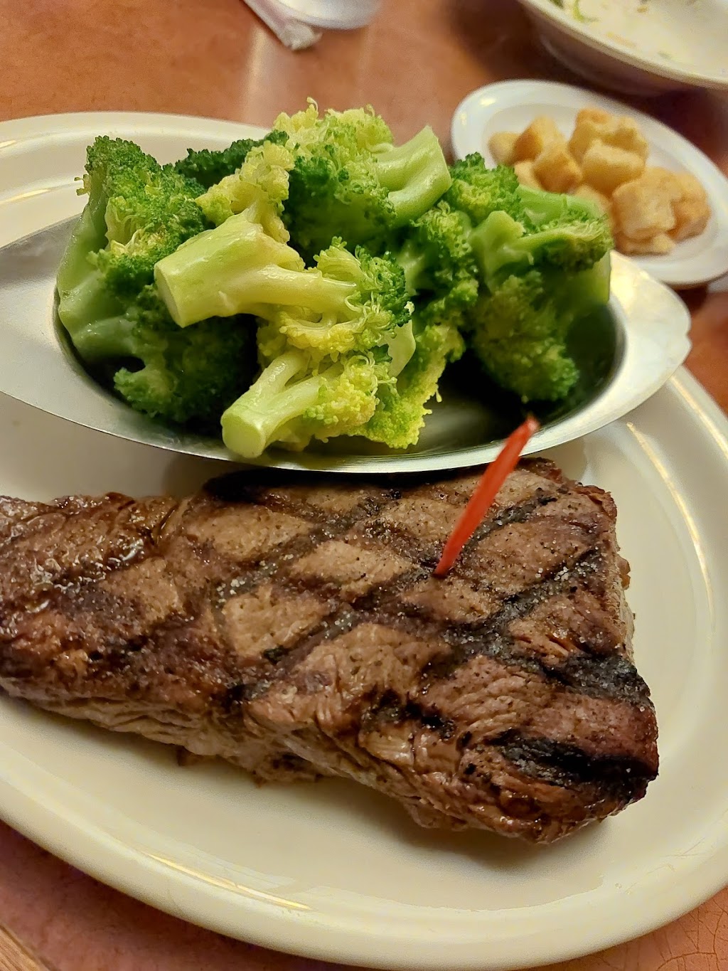 Montana Mikes Steakhouse | 1609 SW 27th St, El Reno, OK 73036, USA | Phone: (405) 422-1100