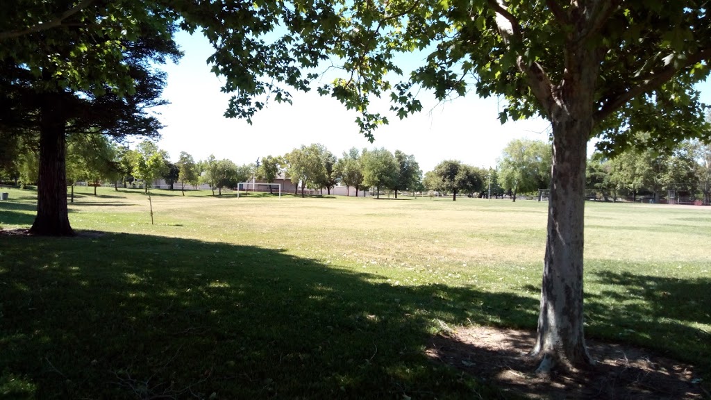 Illa Collin Park | Sacramento, CA 95828, USA | Phone: (916) 428-1171