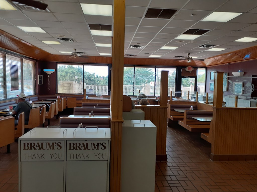 Braums Ice Cream & Dairy Store | 911 W 8th St, Wellington, KS 67152, USA | Phone: (620) 326-5868