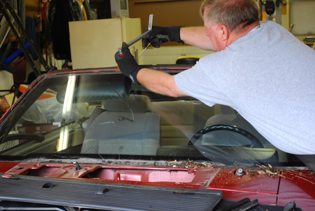 Auto Glass Installed Company | 17962 Johnson St NW, Elk River, MN 55330, USA | Phone: (763) 274-0177
