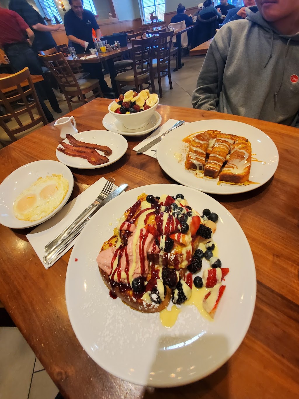 Wildberry Pancakes and Cafe | 1783 N Milwaukee Ave, Libertyville, IL 60048, USA | Phone: (847) 247-7777