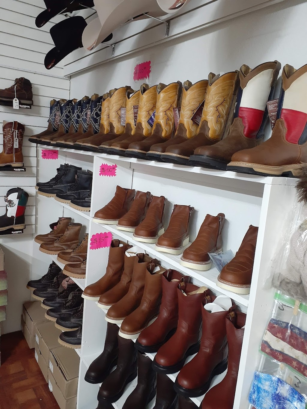 Zapateria Leon Guanajuato | 3109 Vaughn Blvd, Fort Worth, TX 76105 | Phone: (817) 757-8088