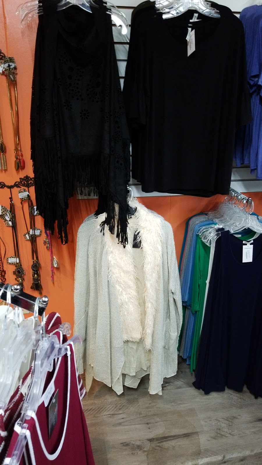 High-Falutin Boutique | 208 N Alamo St, Refugio, TX 78377, USA | Phone: (361) 526-7115