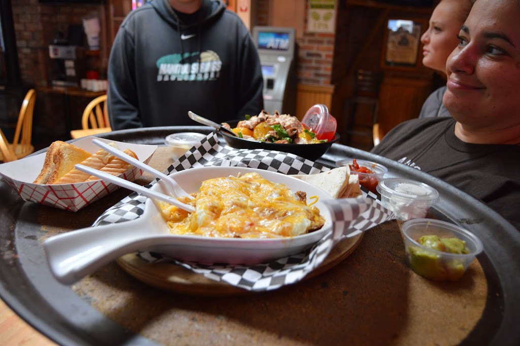 Townhouse Sports Grill | 907 Manitou Ave, Manitou Springs, CO 80829, USA | Phone: (719) 685-1085