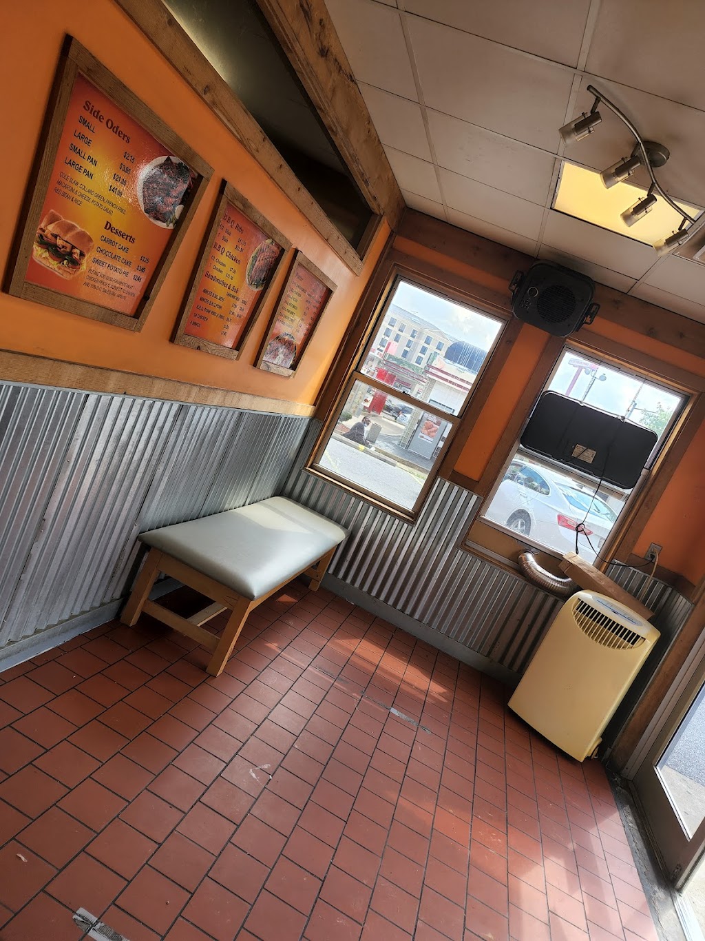 Hogs on the Hill III | 2003 Bladensburg Rd NE, Washington, DC 20018, USA | Phone: (202) 526-2027