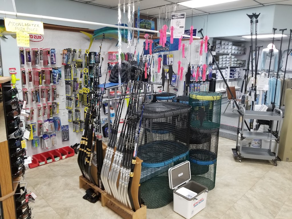 Discount Tackle Outlet | 3113 1st St, Bradenton, FL 34208, USA | Phone: (941) 746-6020