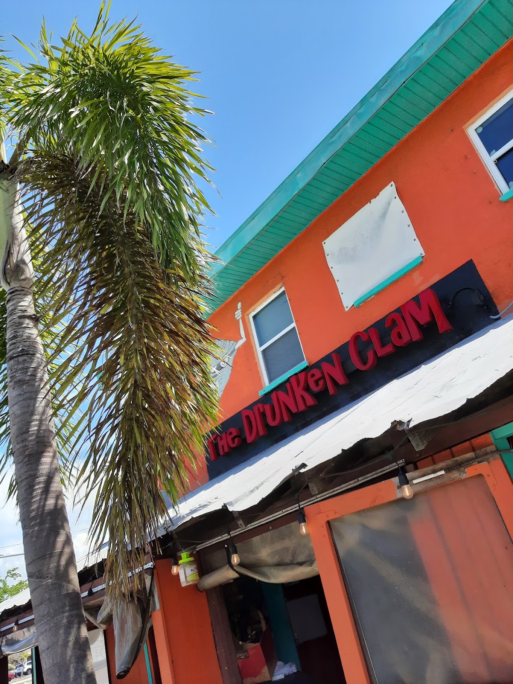The Drunken Clam | 46 46th Ave, St Pete Beach, FL 33706, USA | Phone: (727) 360-1800