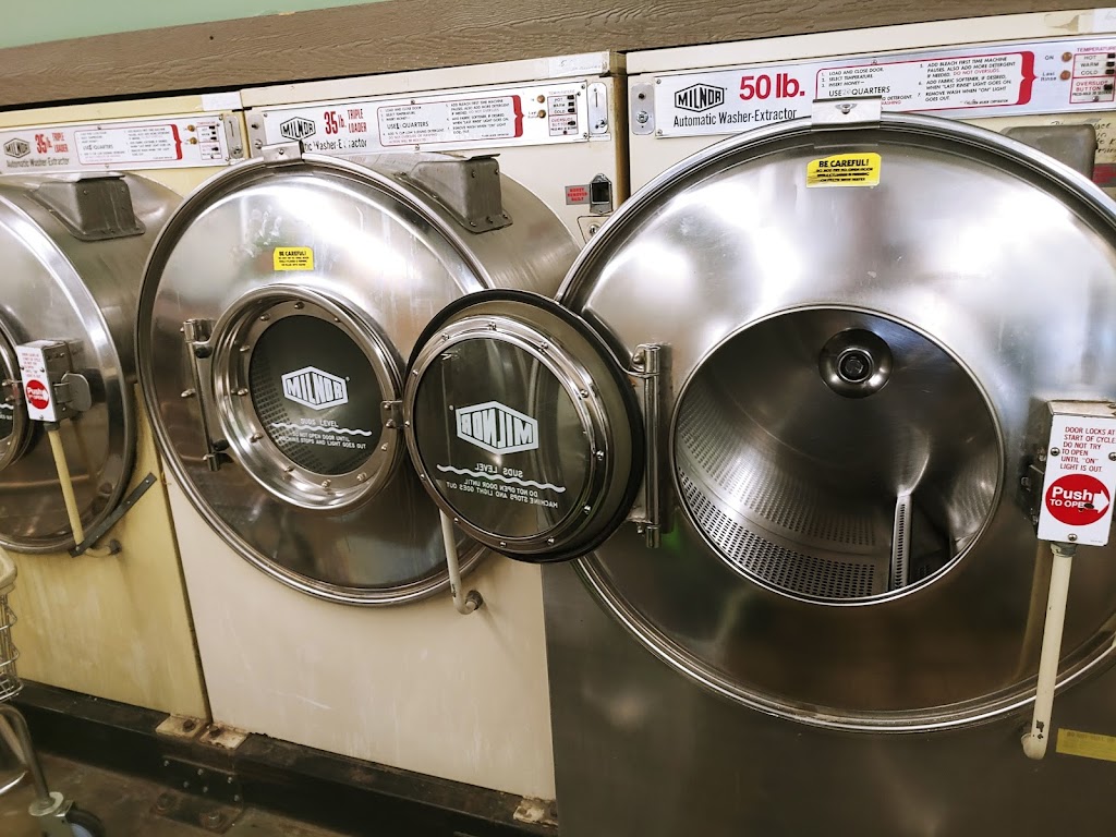 Fenton Coin Laundry | 912 Brookwood Center, Fenton, MO 63026, USA | Phone: (636) 343-9525