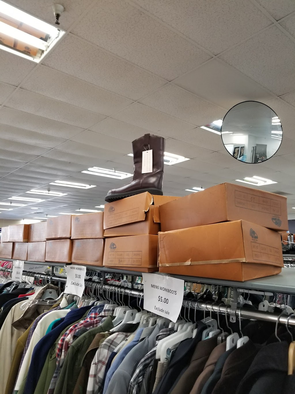 Union Rescue Mission Thrift Store | 280 E Arrow Hwy, Covina, CA 91722, USA | Phone: (626) 915-3417