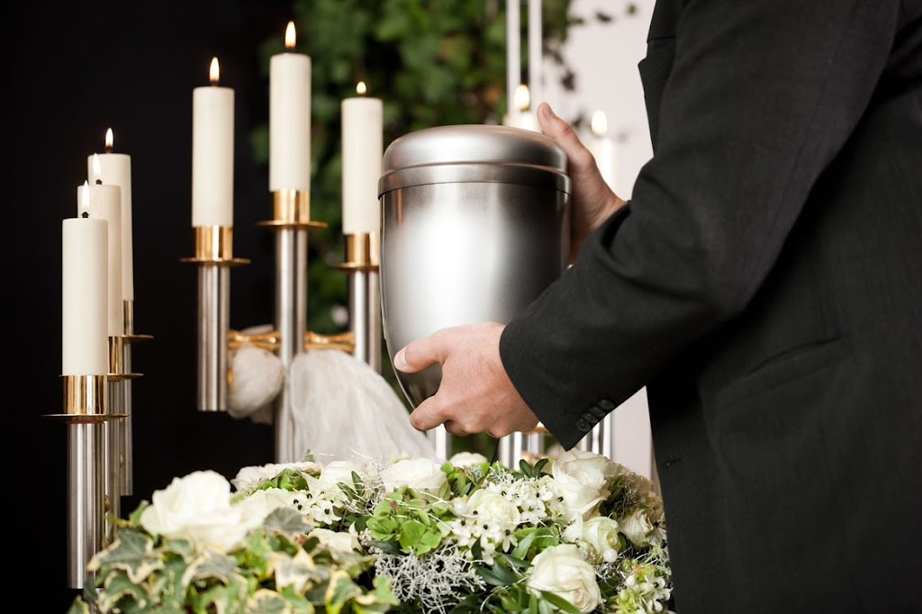 Covington Funeral Home | 3499 U.S. 51 S, Covington, TN 38019, USA | Phone: (901) 476-3757